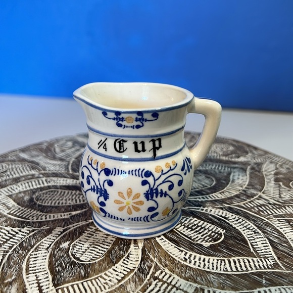 ROYAL SEALY FAINTING BEE   THREE MEASURING  CUPS  VINTAGE  HERITAGE JAPAN - Picture 6 of 9